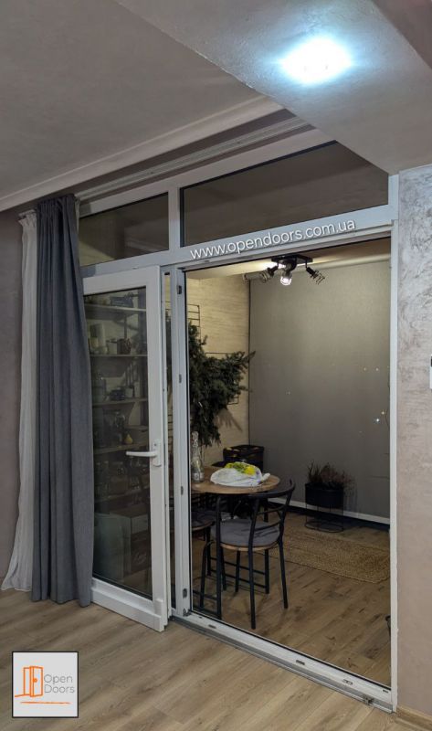 Ухильно - розсувні двері